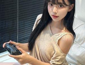 搜索“91黑料网”,超火app带你看视频,边吃瓜边追热点!